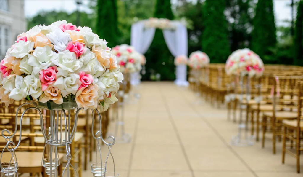 結婚式の花の道
